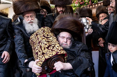 הכנסת ספר תורה לזכותו של האדמו"ר מבעלזא