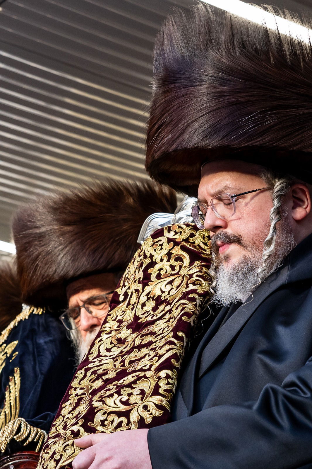 הכנסת ספר תורה לזכותו של האדמו"ר מבעלזא