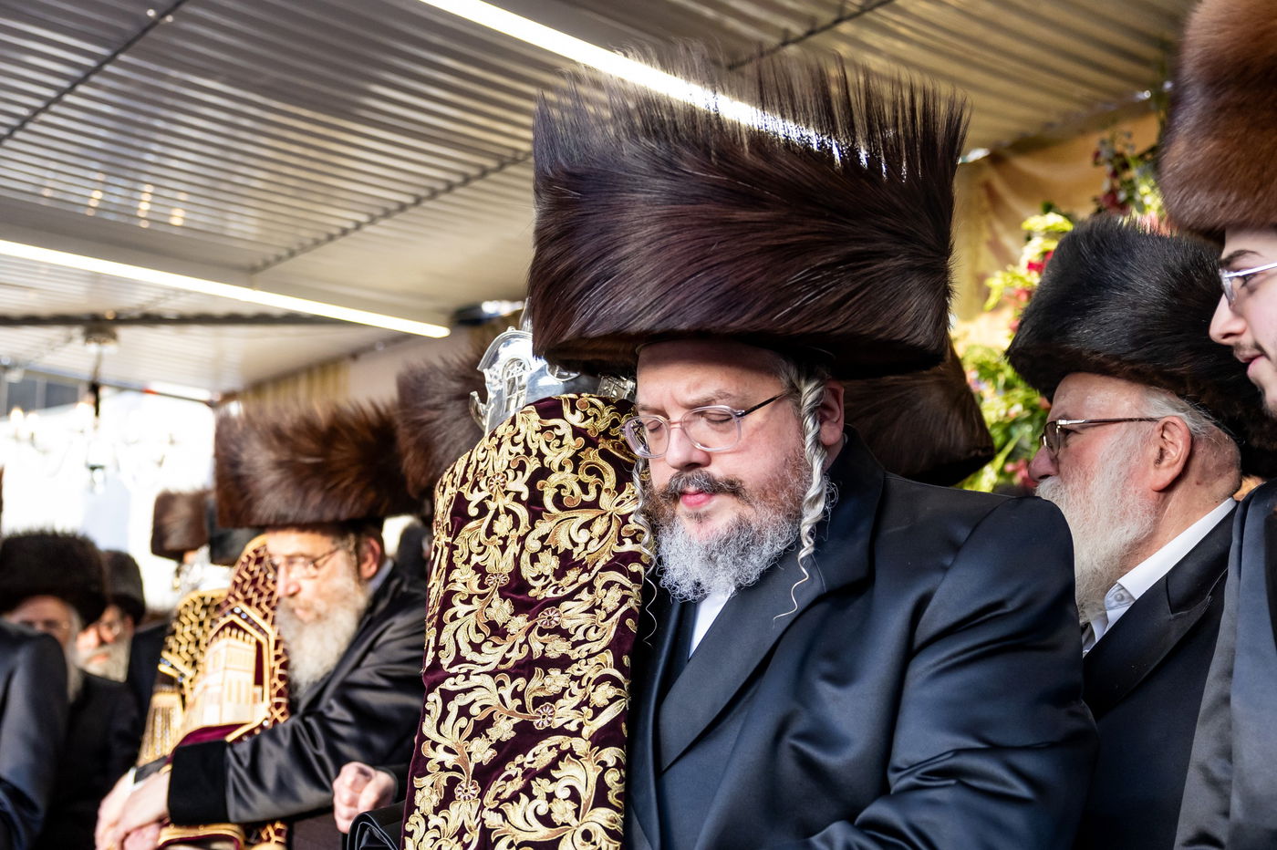 הכנסת ספר תורה לזכותו של האדמו"ר מבעלזא
