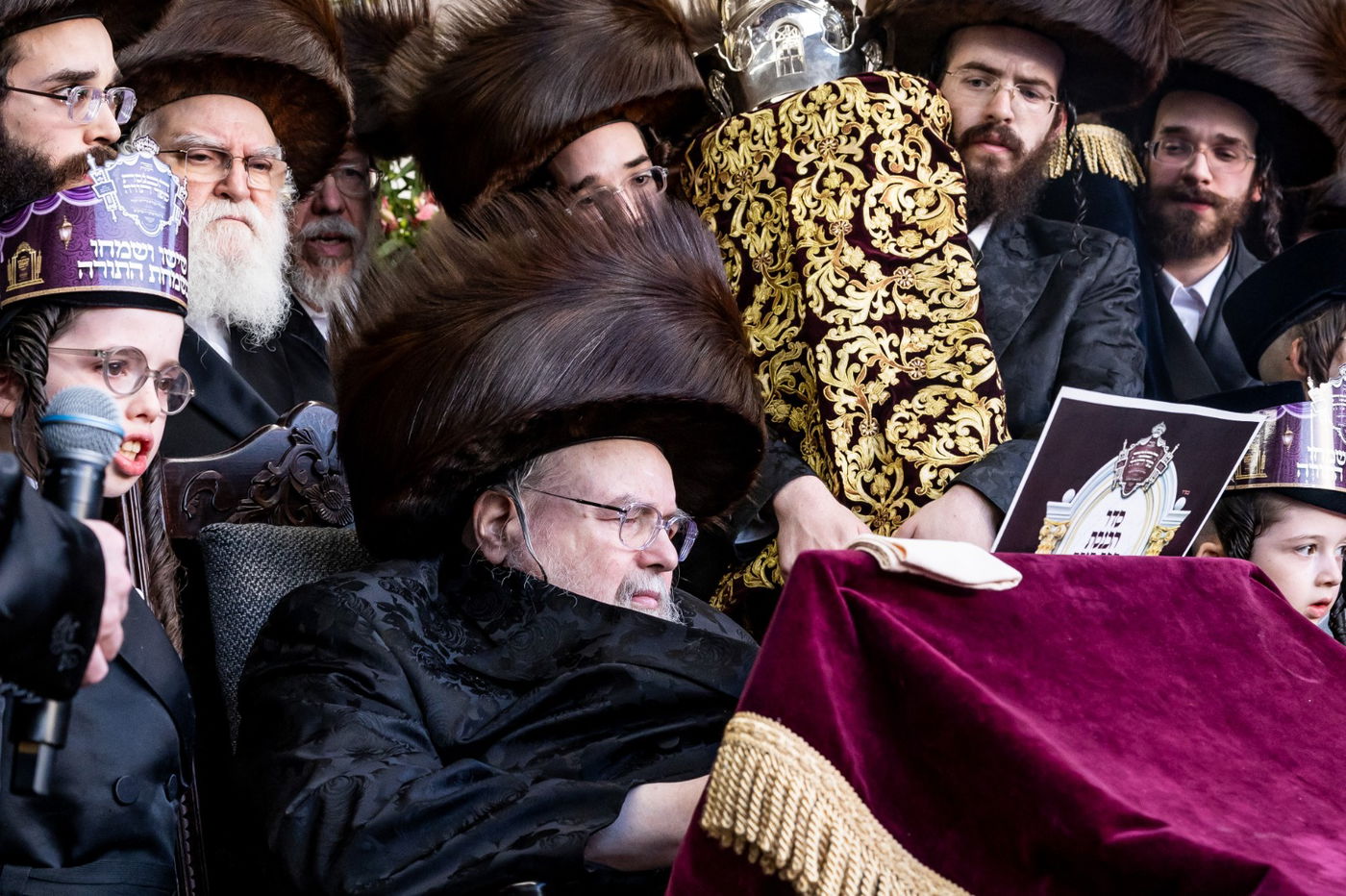 הכנסת ספר תורה לזכותו של האדמו"ר מבעלזא