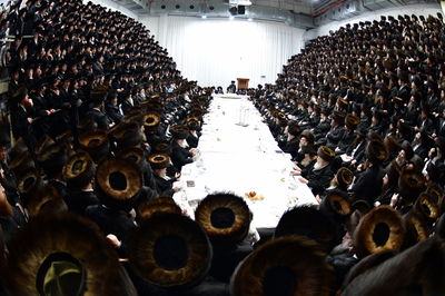 יו"ט שבועות בחצה"ק סערט ויז'ניץ