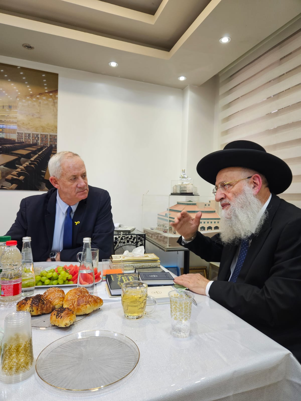 גנץ עם הגאון הרב אלבז