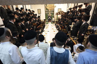 נעילת חג השבועות בחצה"ק ביאלה בני ברק