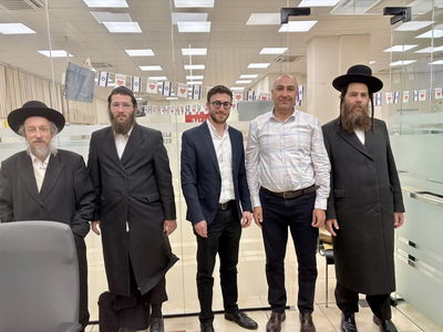 טלאל עמאשה מנהל סניף בנק הפועלים בחצור