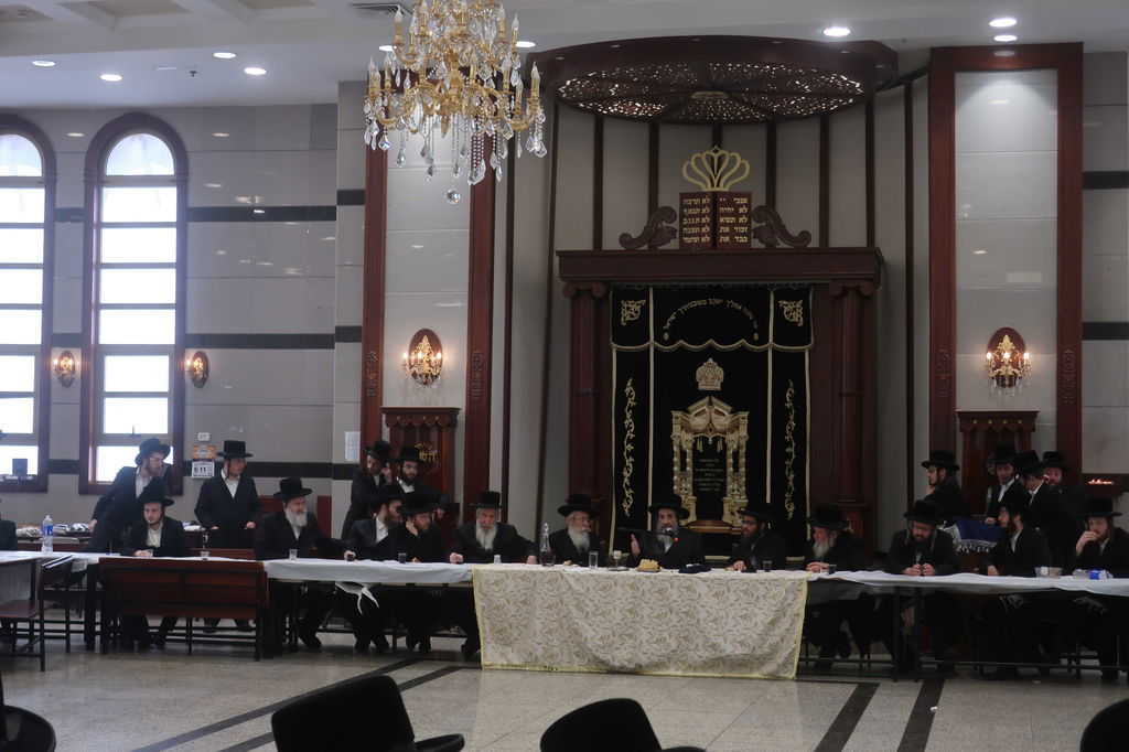 הרה"צ רבי חיים מאיר הגר בביקור בישיבת ויז'ניץ בברכפלד