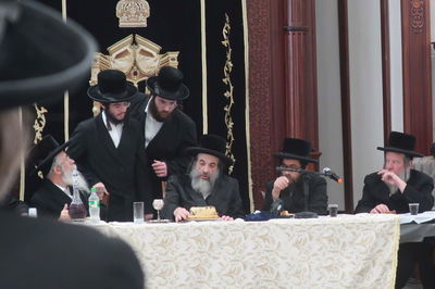 הרה"צ רבי חיים מאיר הגר בביקור בישיבת ויז'ניץ בברכפלד