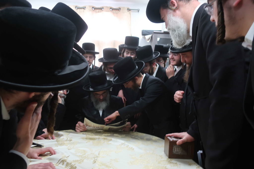 הרה"צ רבי חיים מאיר הגר בביקור בישיבת ויז'ניץ בברכפלד