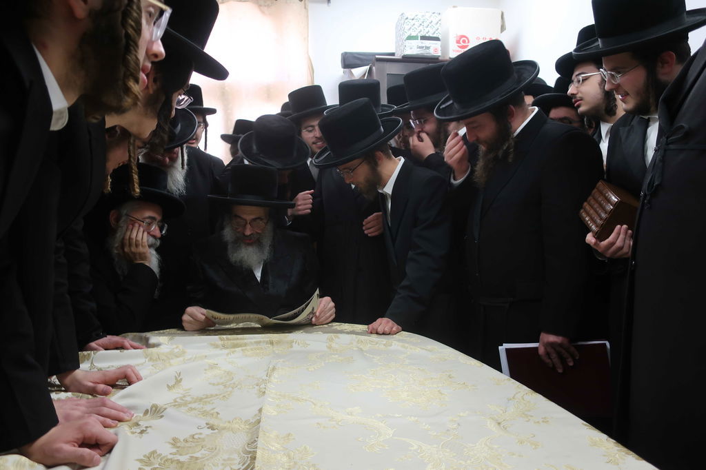 הרה"צ רבי חיים מאיר הגר בביקור בישיבת ויז'ניץ בברכפלד