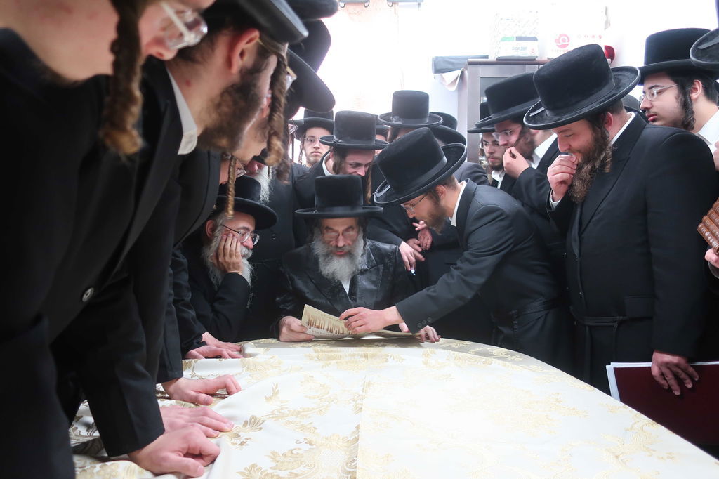 הרה"צ רבי חיים מאיר הגר בביקור בישיבת ויז'ניץ בברכפלד