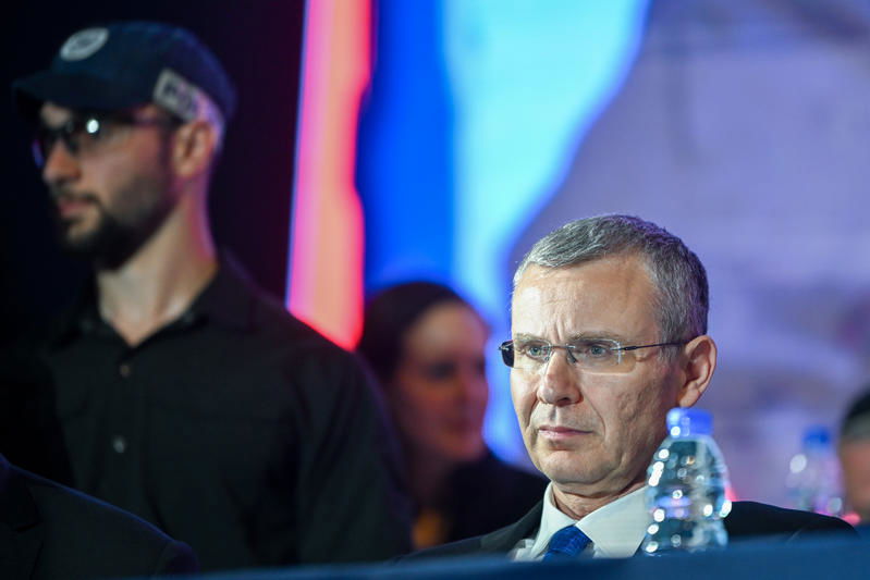 "גלי לא תחליט!" שאגו ההמונים: הפגנת הימין מחוץ לבית המשפט העליון