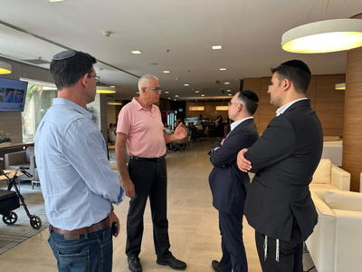 מנכ"ל משרד העבודה בסיור עם מנכ"ל 'קדם'