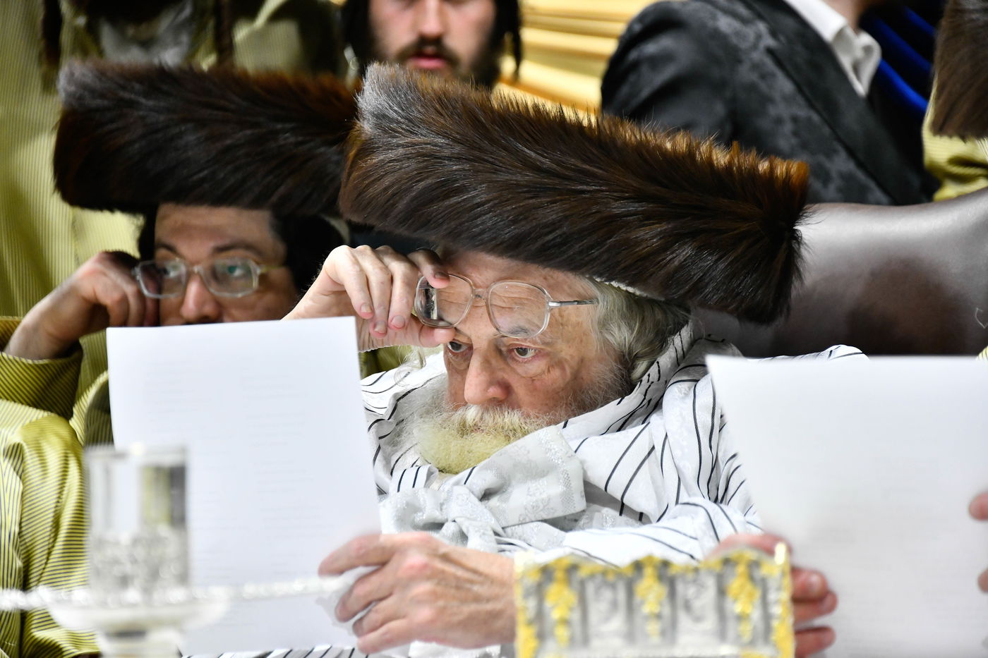 הרבי מתולדות אברהם יצחק משורר 'בְּקָרְאִי עֲנֵנִי אֱלֹהֵי צִדְקִי בַּצָּר הִרְחַבְתָּ לִּי