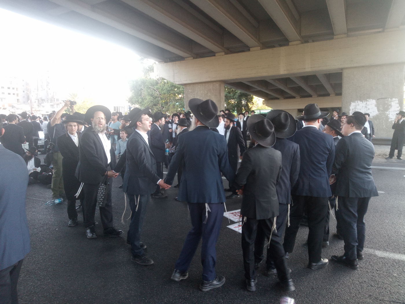 הפגנת הקיצונים בכניסה לבני ברק