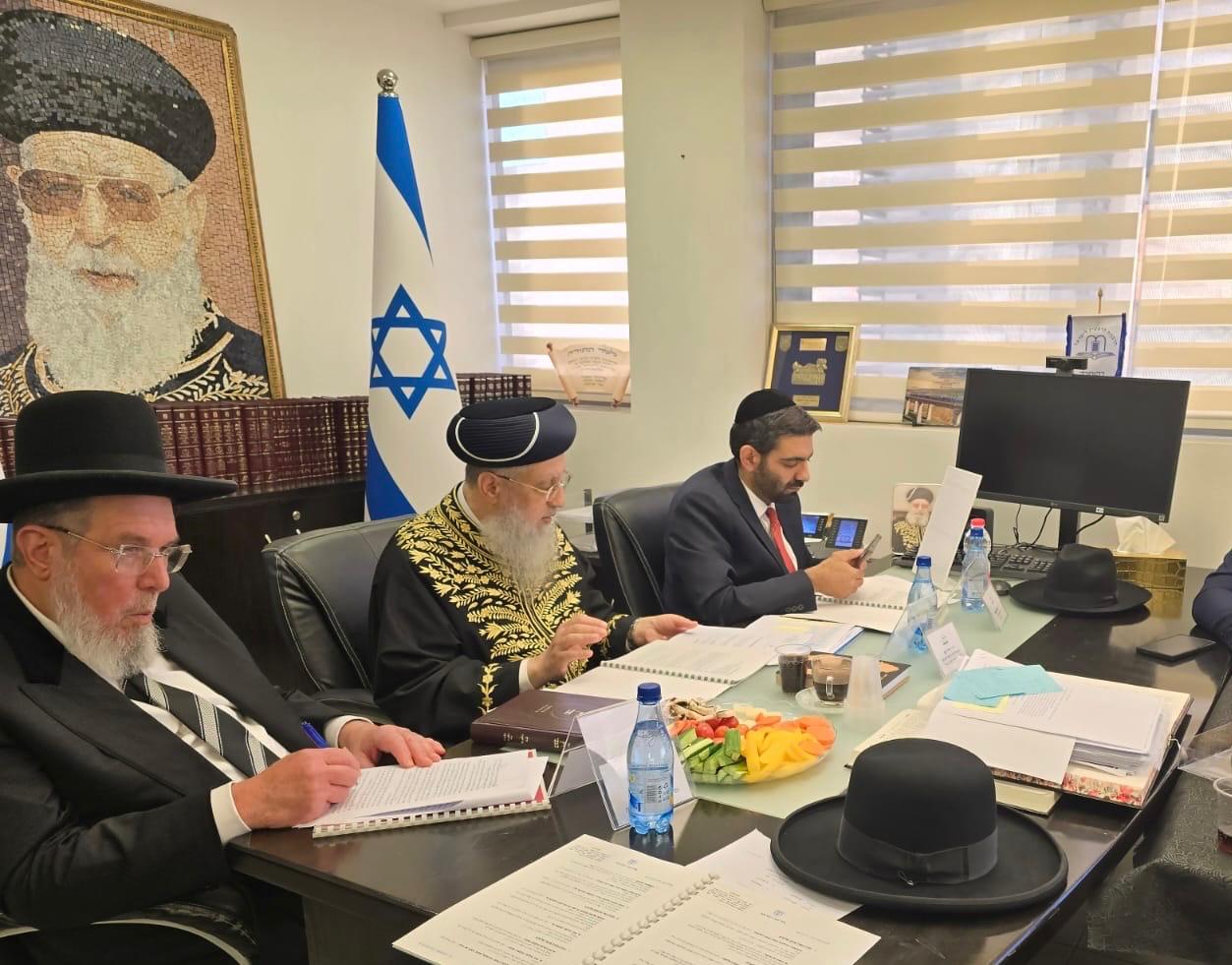 הרבנים הראשיים עם השר לשירותי דת