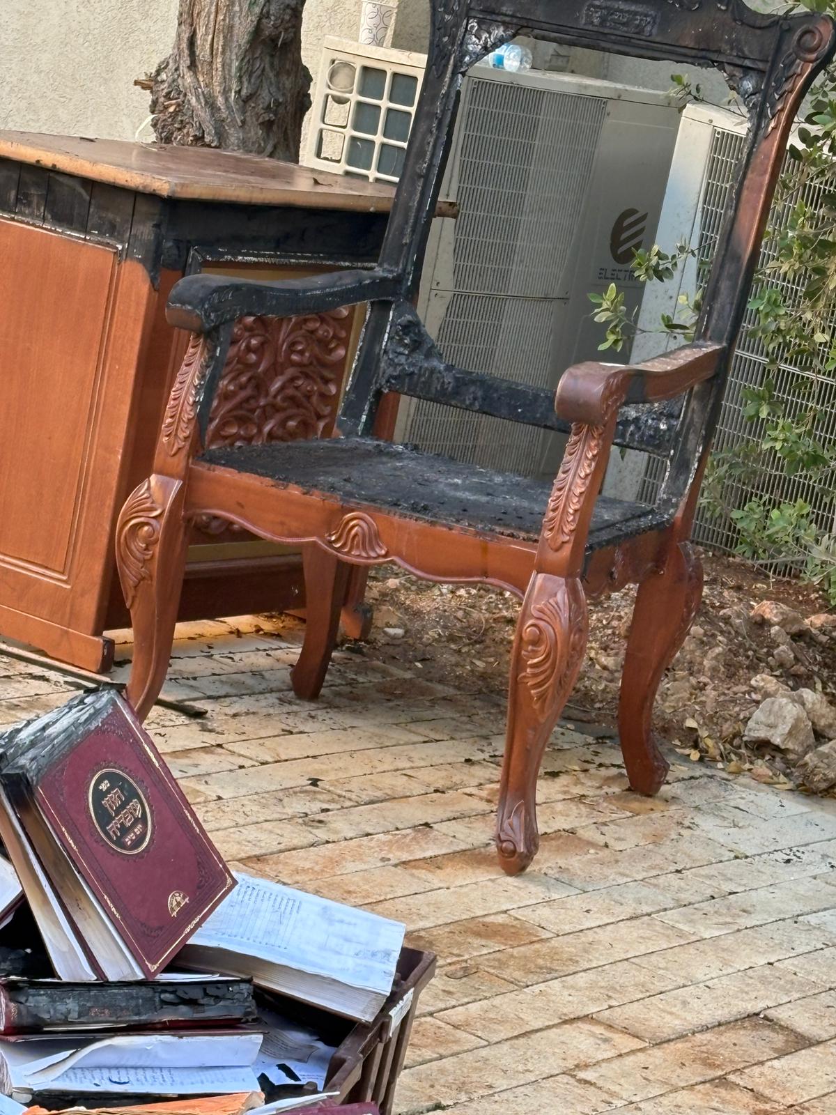 כסאו של הראש"ל, הבוקר