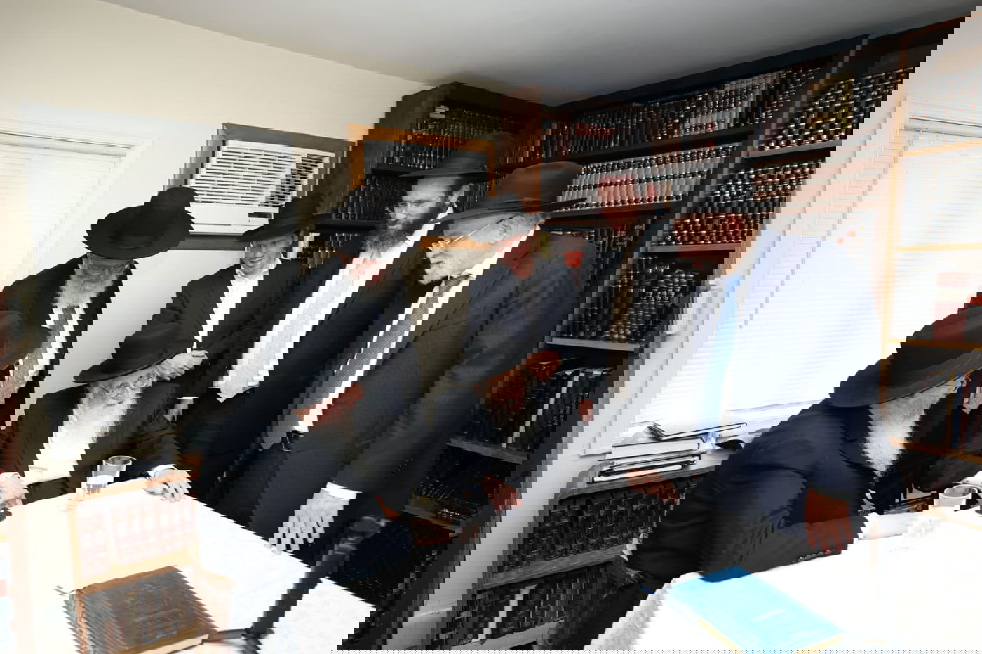 הגאון רבי עזריאל אויערבאך במסע לארה"ב