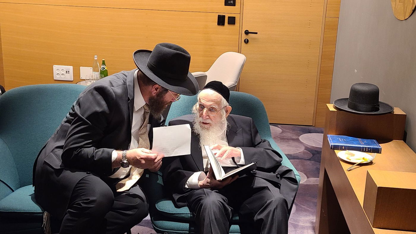 הגאון רבי עזריאל אויערבאך במסע לארה"ב