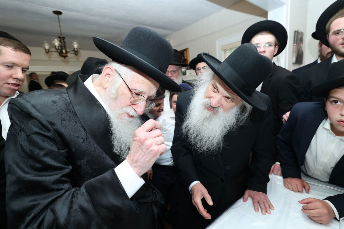 הגאון רבי עזריאל אויערבאך במסע לארה"ב