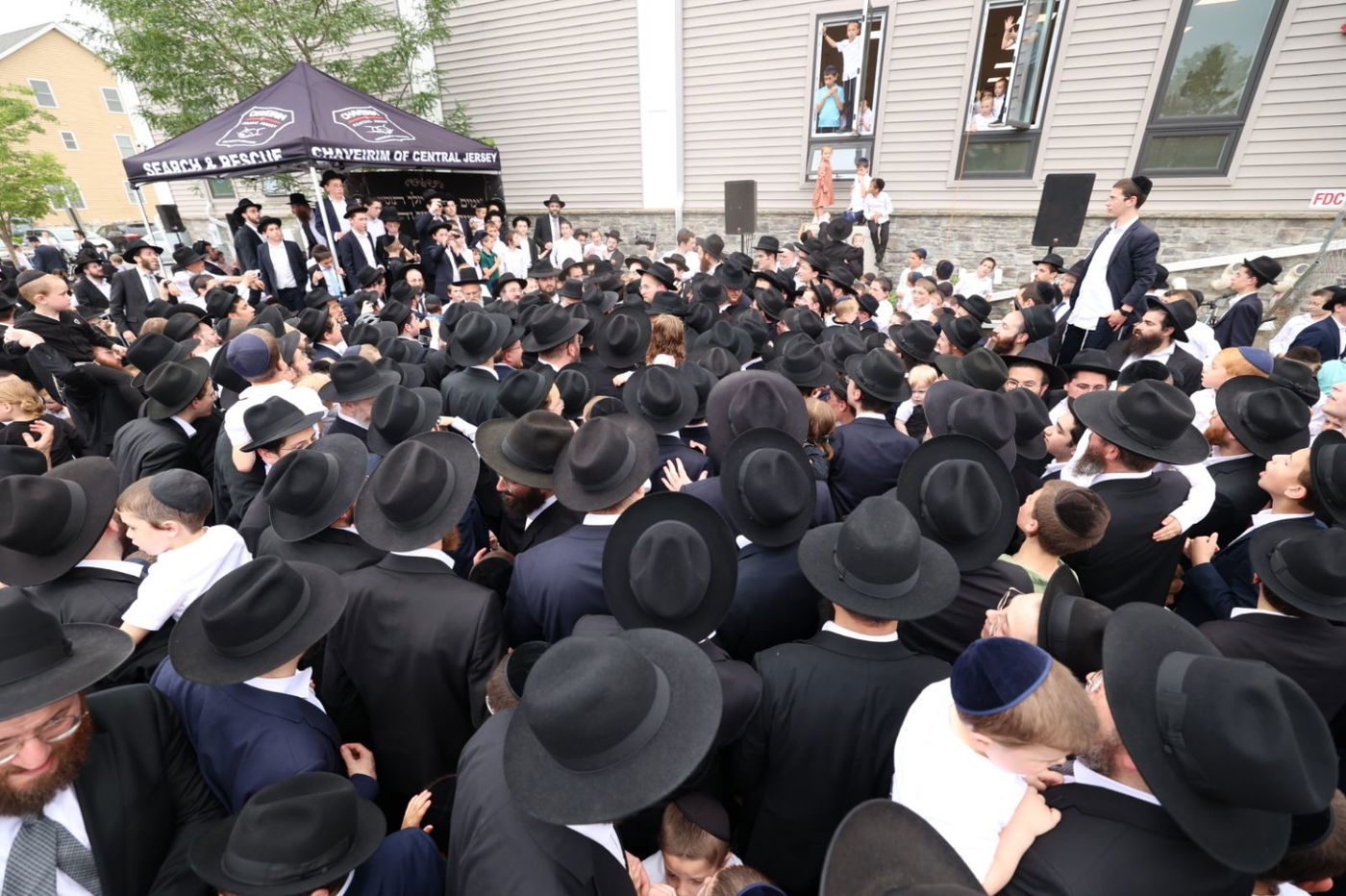 הגאון רבי עזריאל אויערבאך במסע לארה"ב