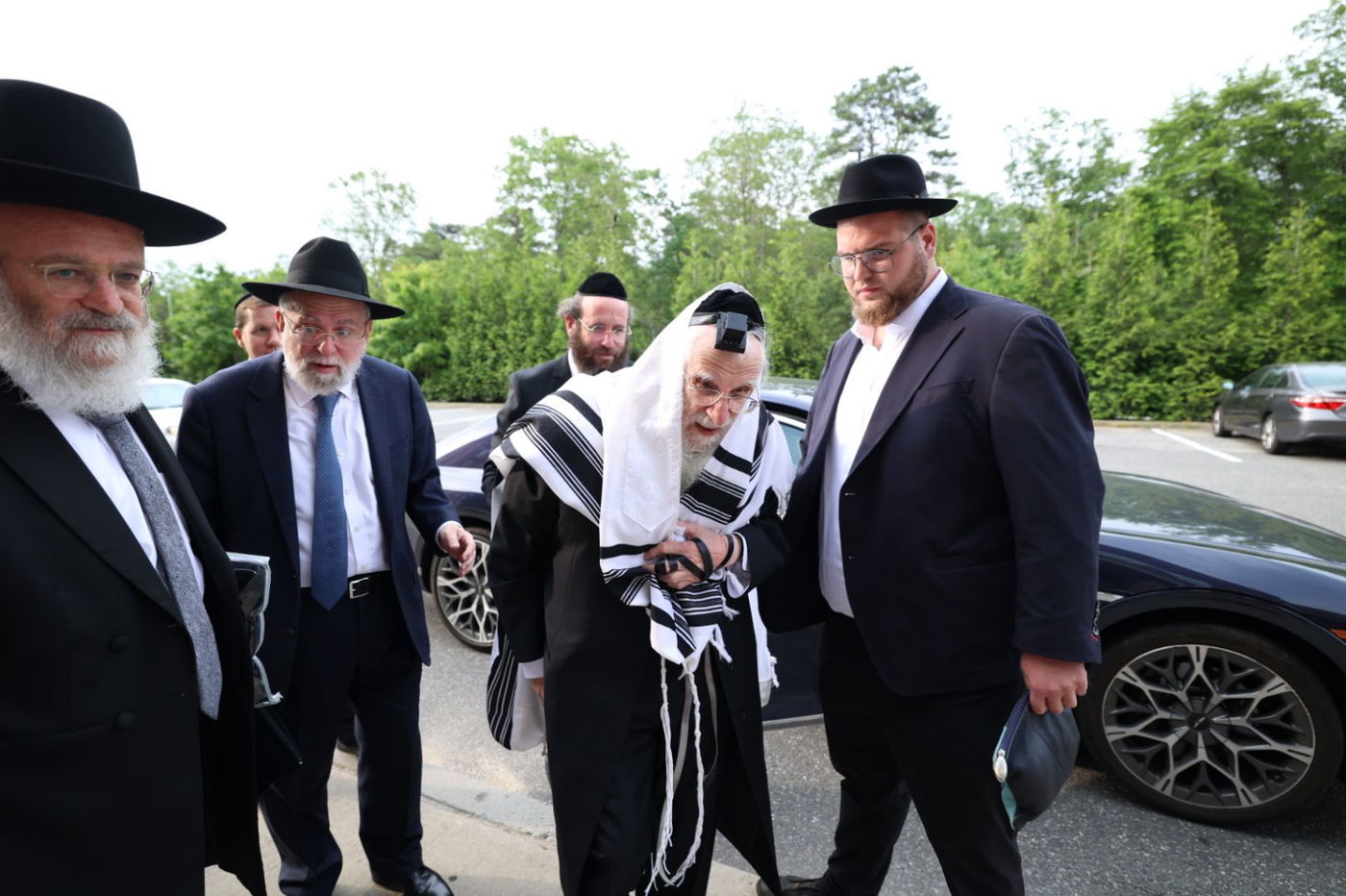 הגאון רבי עזריאל אויערבאך במסע לארה"ב