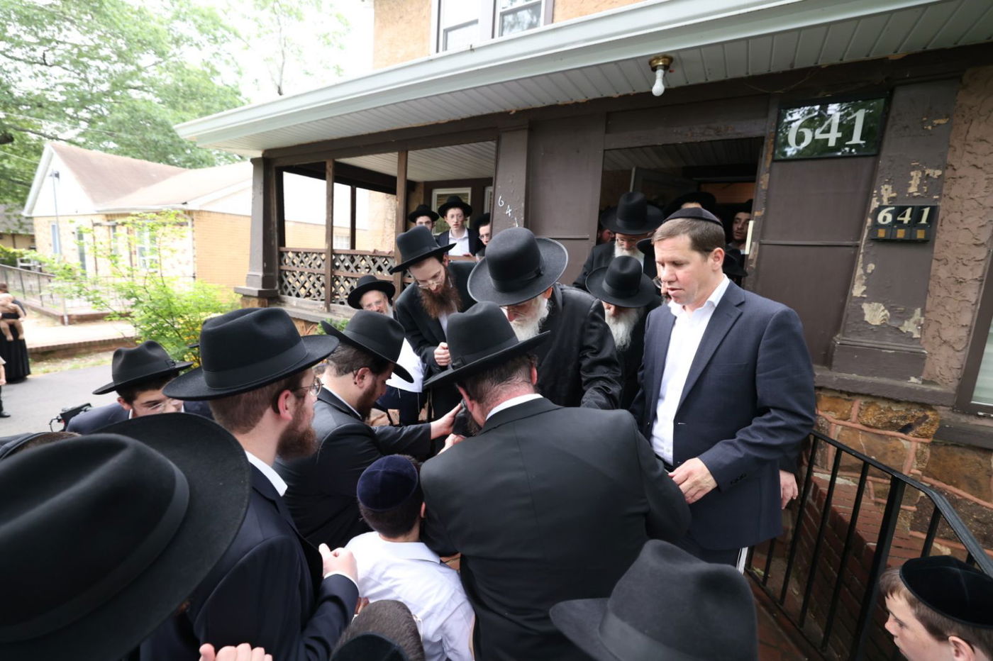 הגאון רבי עזריאל אויערבאך במסע לארה"ב