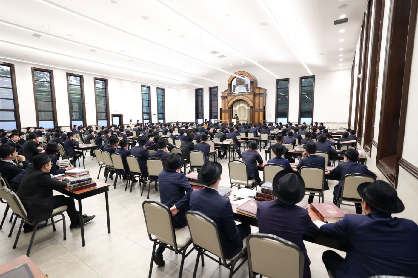 הגאון רבי עזריאל אויערבאך במסע לארה"ב