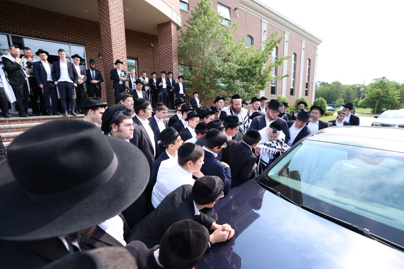 הגאון רבי עזריאל אויערבאך במסע לארה"ב