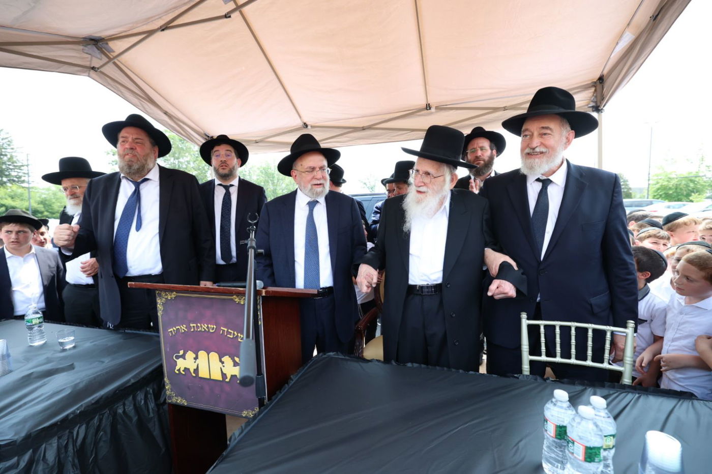 הגאון רבי עזריאל אויערבאך במסע לארה"ב