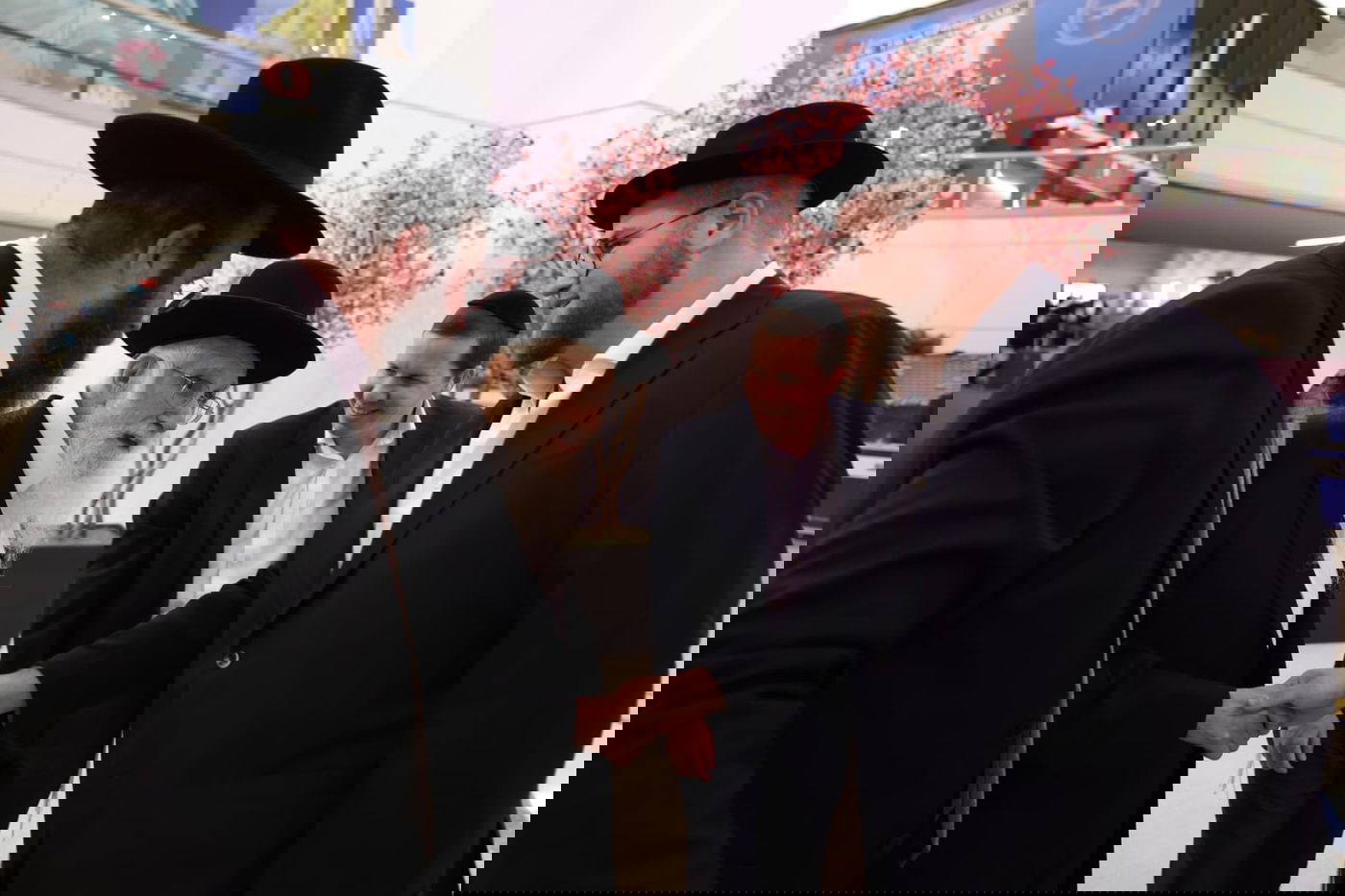 הגאון רבי עזריאל אויערבאך במסע לארה"ב