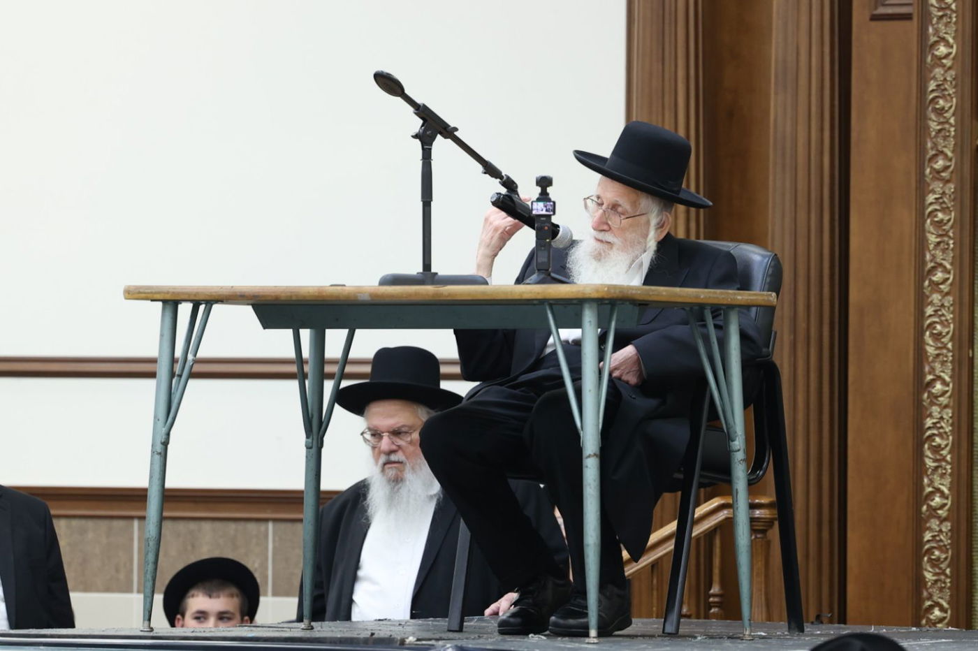 הגאון רבי עזריאל אויערבאך במסע לארה"ב