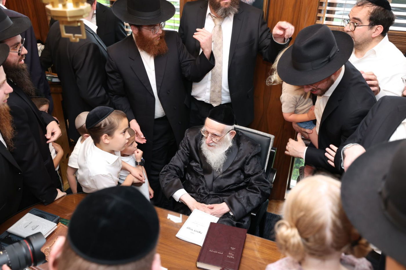 הגאון רבי עזריאל אויערבאך במסע לארה"ב