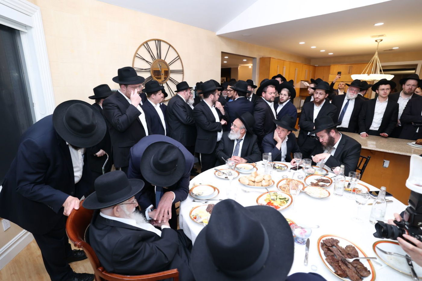 הגאון רבי עזריאל אויערבאך במסע לארה"ב