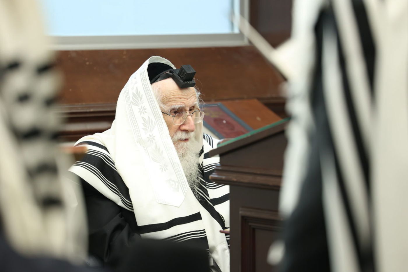 הגאון רבי עזריאל אויערבאך במסע לארה"ב