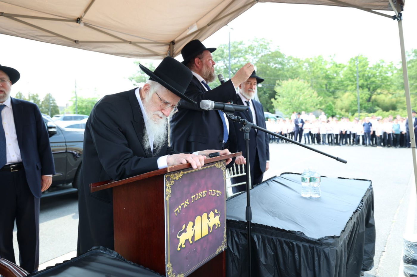 הגאון רבי עזריאל אויערבאך במסע לארה"ב