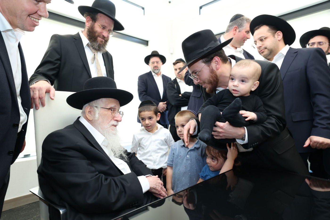 הגאון רבי עזריאל אויערבאך במסע לארה"ב