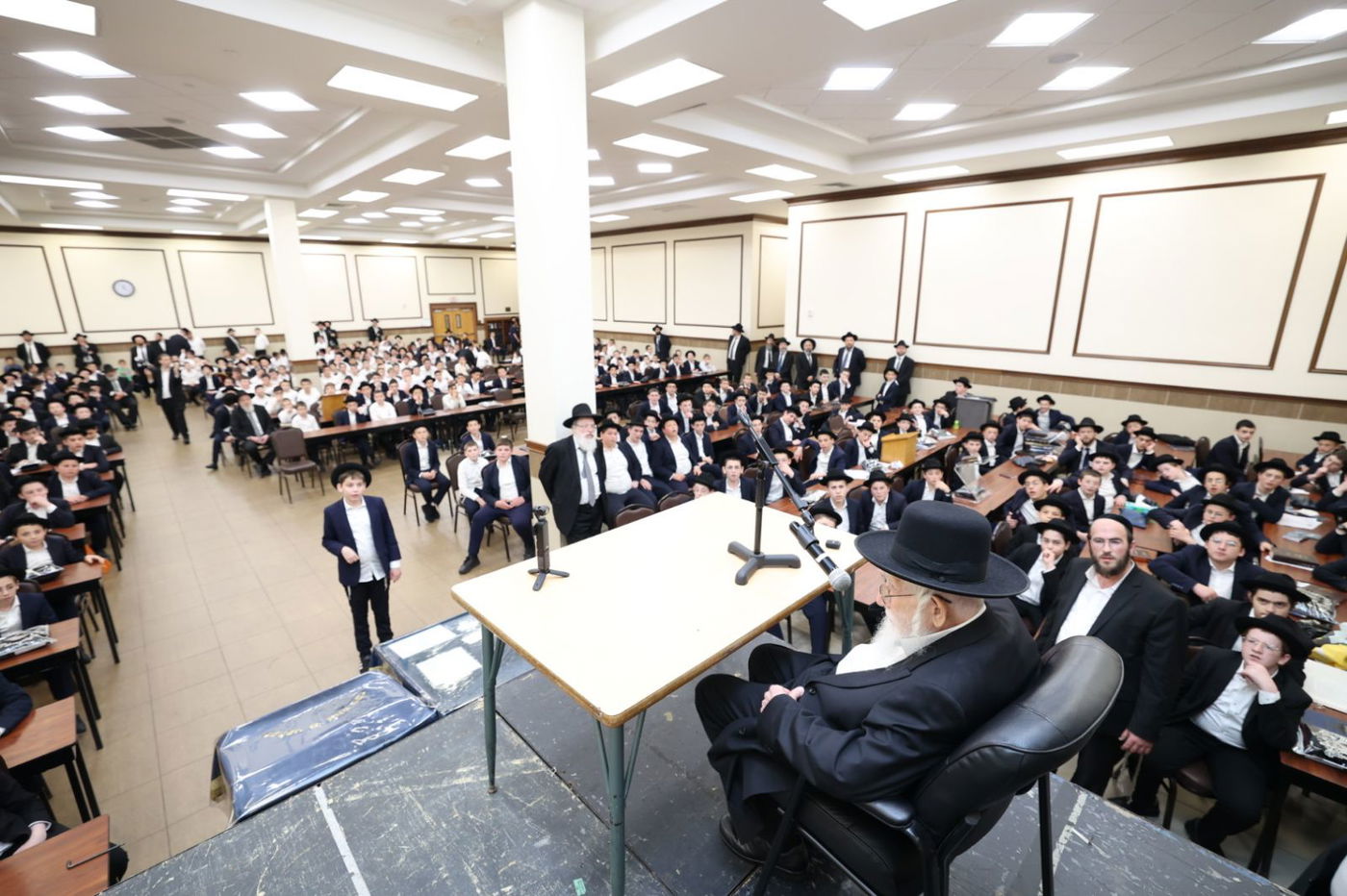 הגאון רבי עזריאל אויערבאך במסע לארה"ב