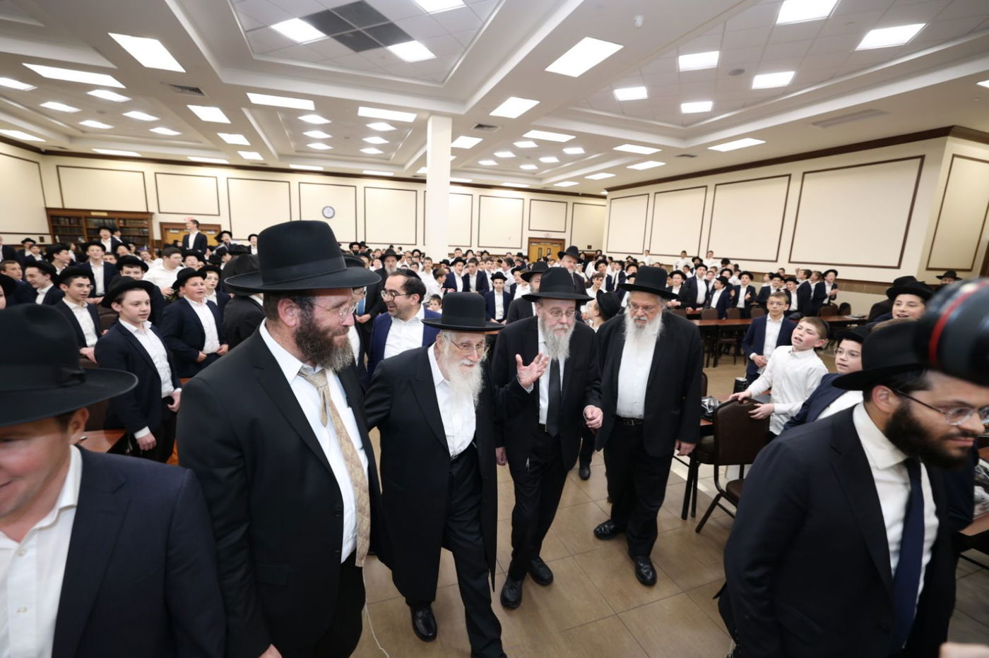 הגאון רבי עזריאל אויערבאך במסע לארה"ב