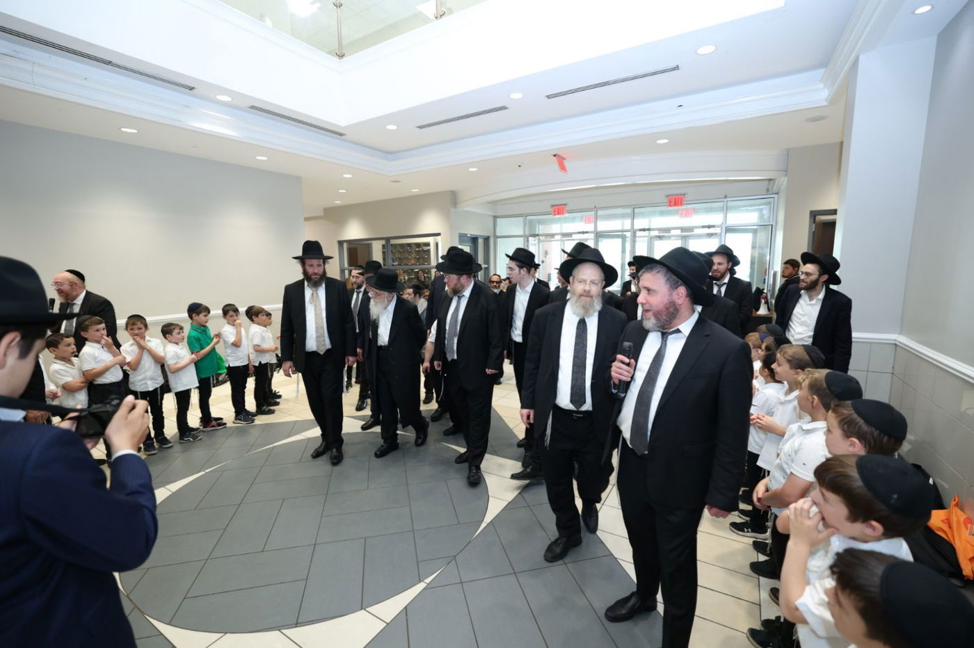 הגאון רבי עזריאל אויערבאך במסע לארה"ב