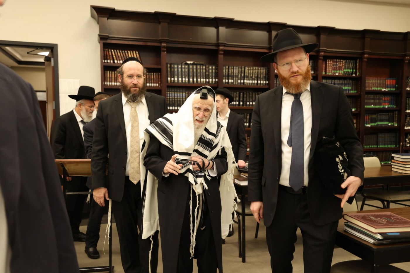 הגאון רבי עזריאל אויערבאך במסע לארה"ב