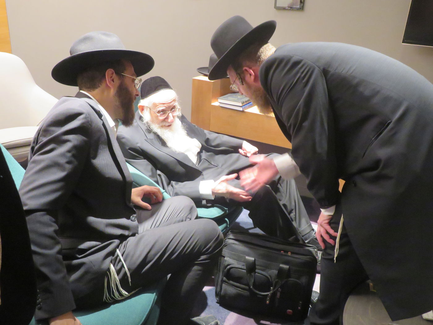 הגאון רבי עזריאל אויערבאך במסע לארה"ב