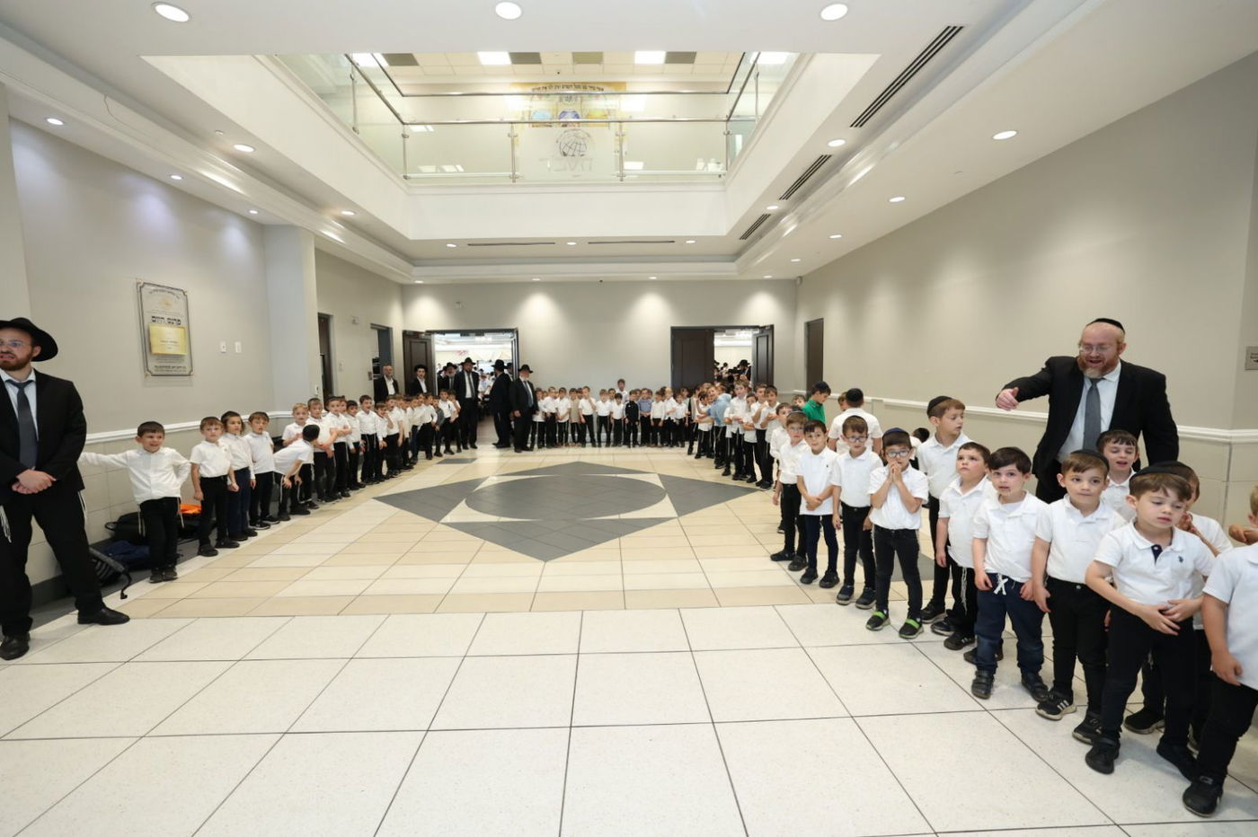 הגאון רבי עזריאל אויערבאך במסע לארה"ב