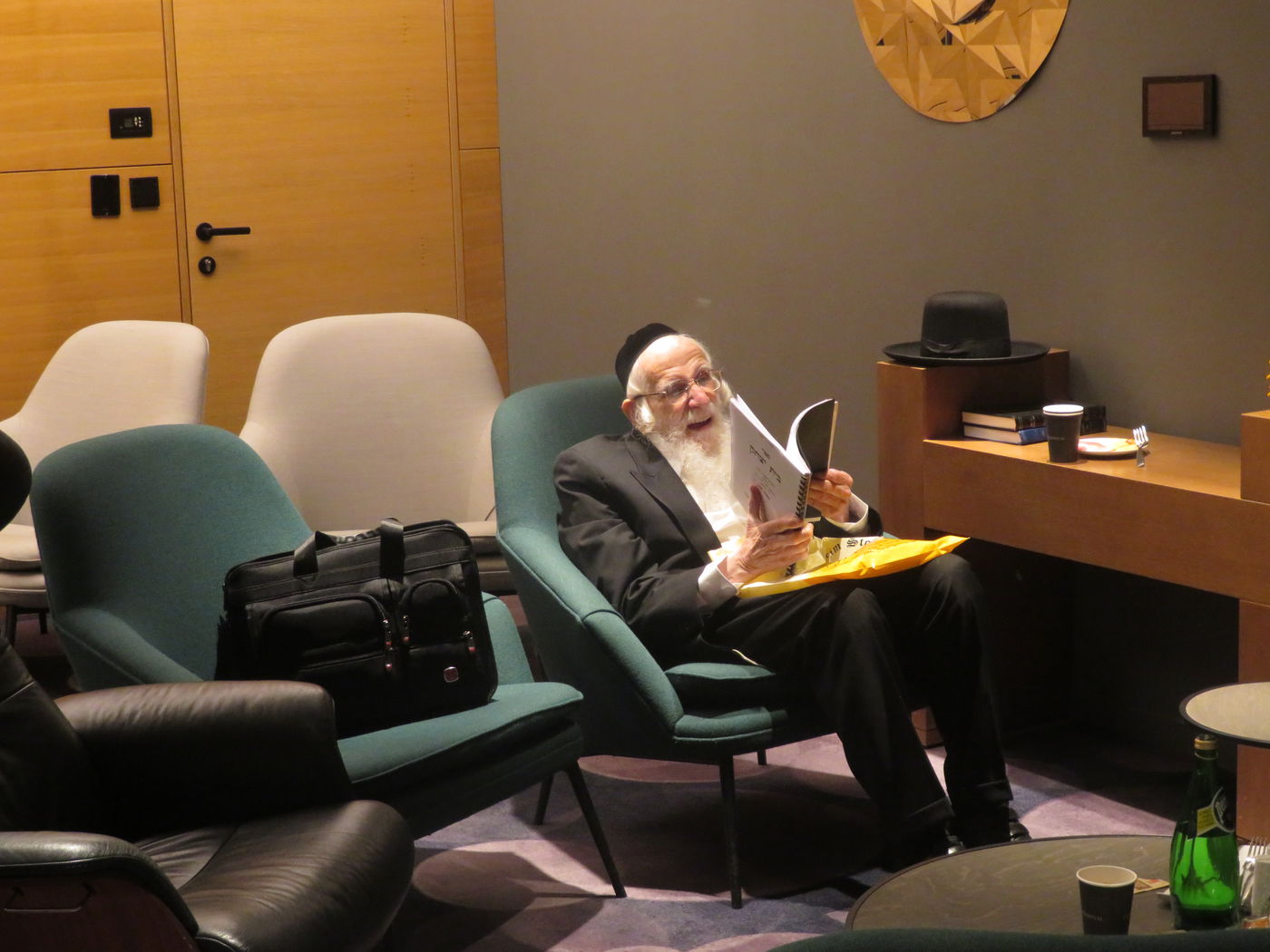 הגאון רבי עזריאל אויערבאך במסע לארה"ב