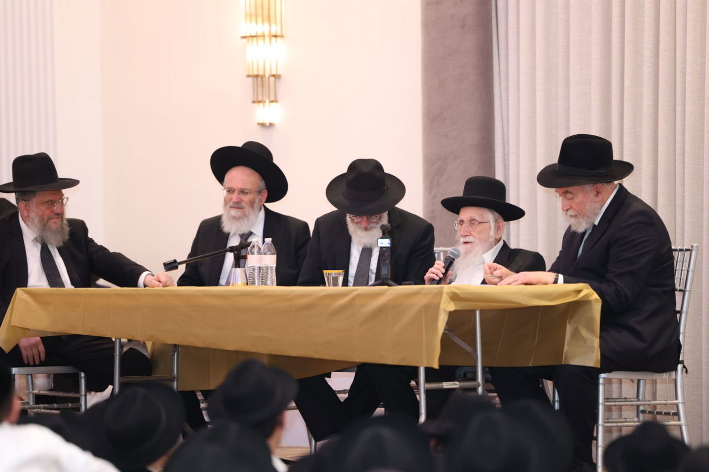 הגאון רבי עזריאל אויערבאך במסע לארה"ב