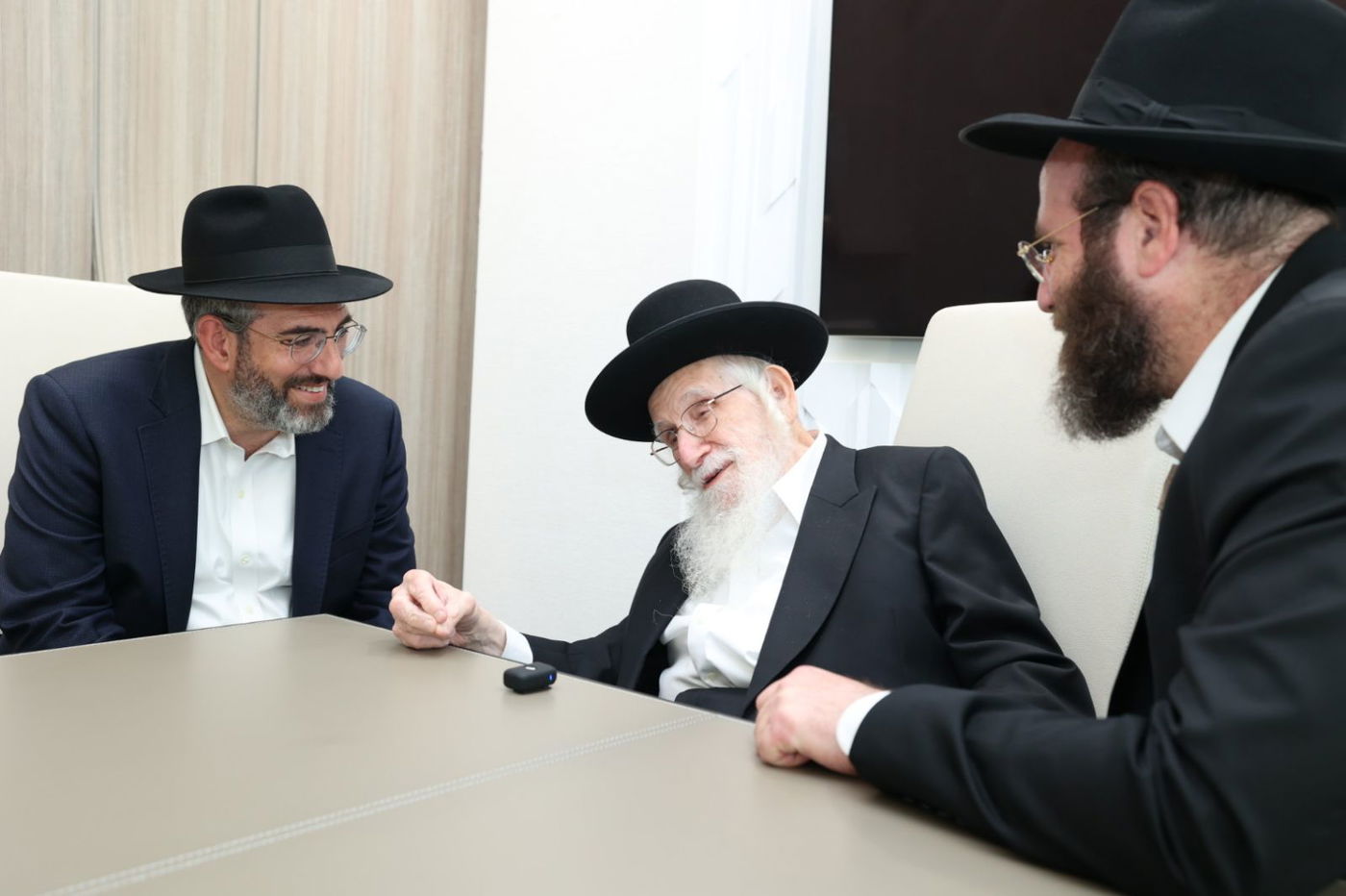 הגאון רבי עזריאל אויערבאך במסע לארה"ב