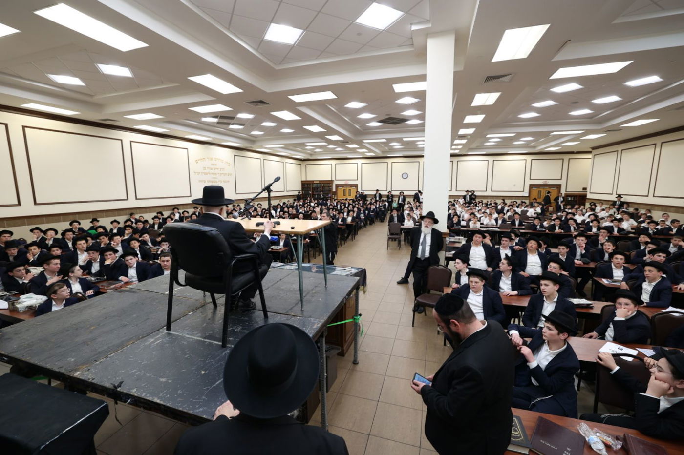 הגאון רבי עזריאל אויערבאך במסע לארה"ב