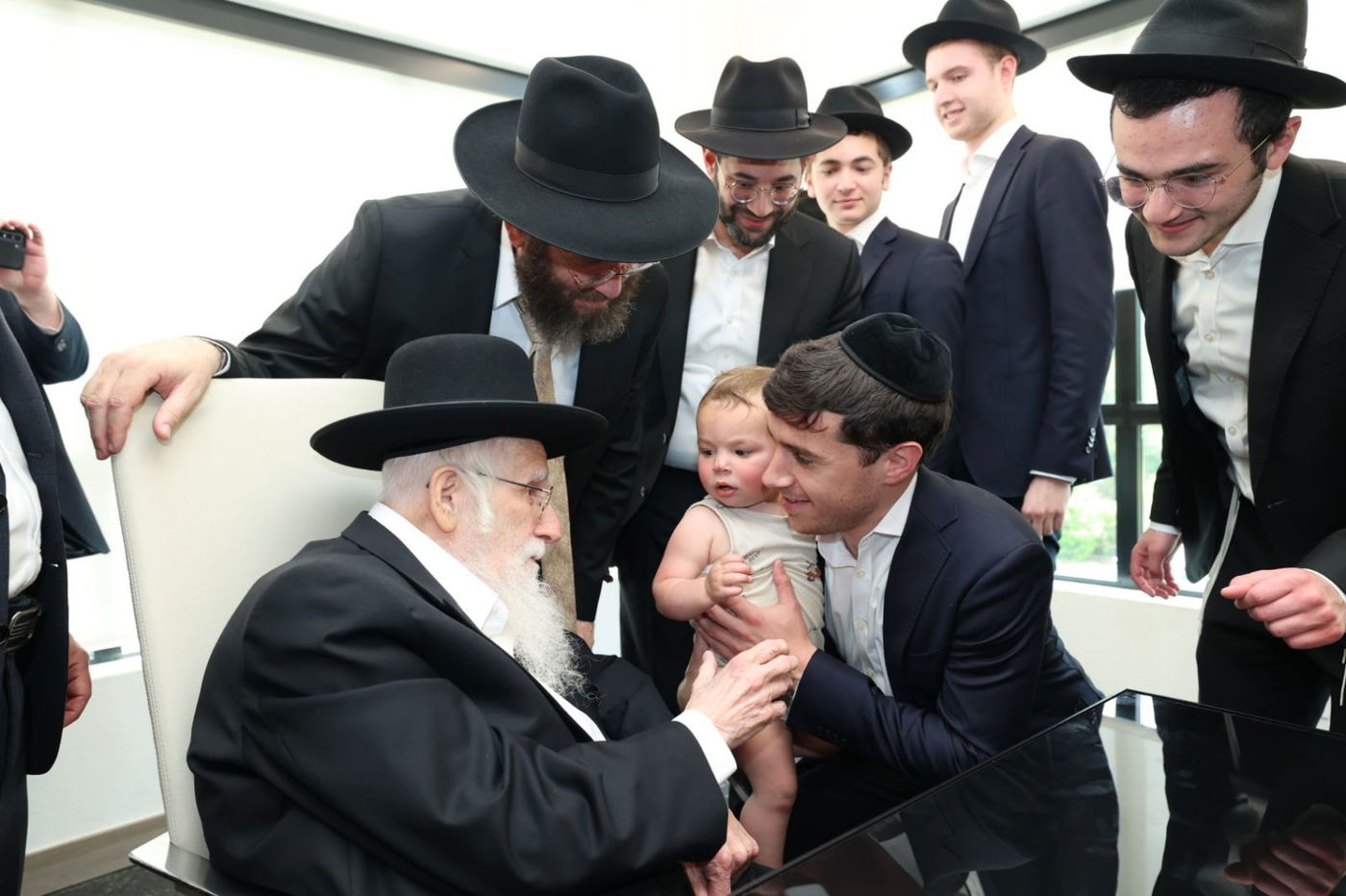 הגאון רבי עזריאל אויערבאך במסע לארה"ב