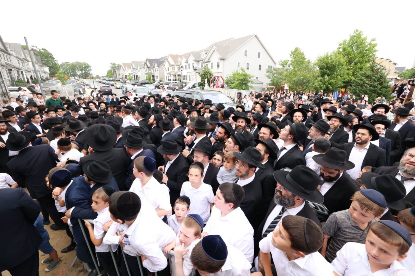 הגאון רבי עזריאל אויערבאך במסע לארה"ב
