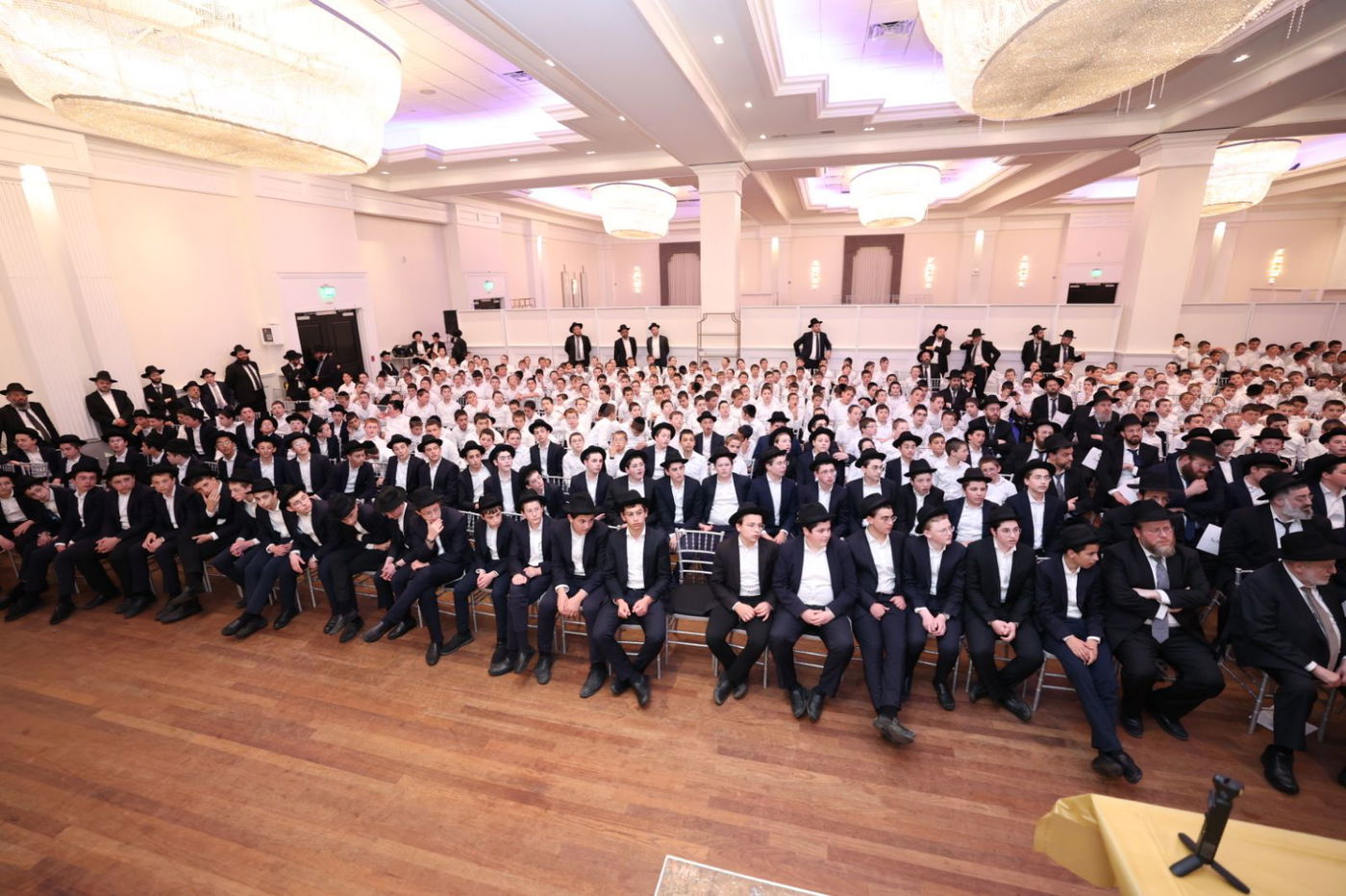 הגאון רבי עזריאל אויערבאך במסע לארה"ב