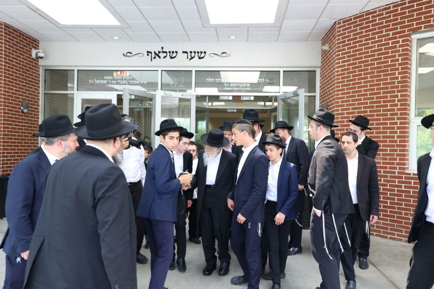 הגאון רבי עזריאל אויערבאך במסע לארה"ב