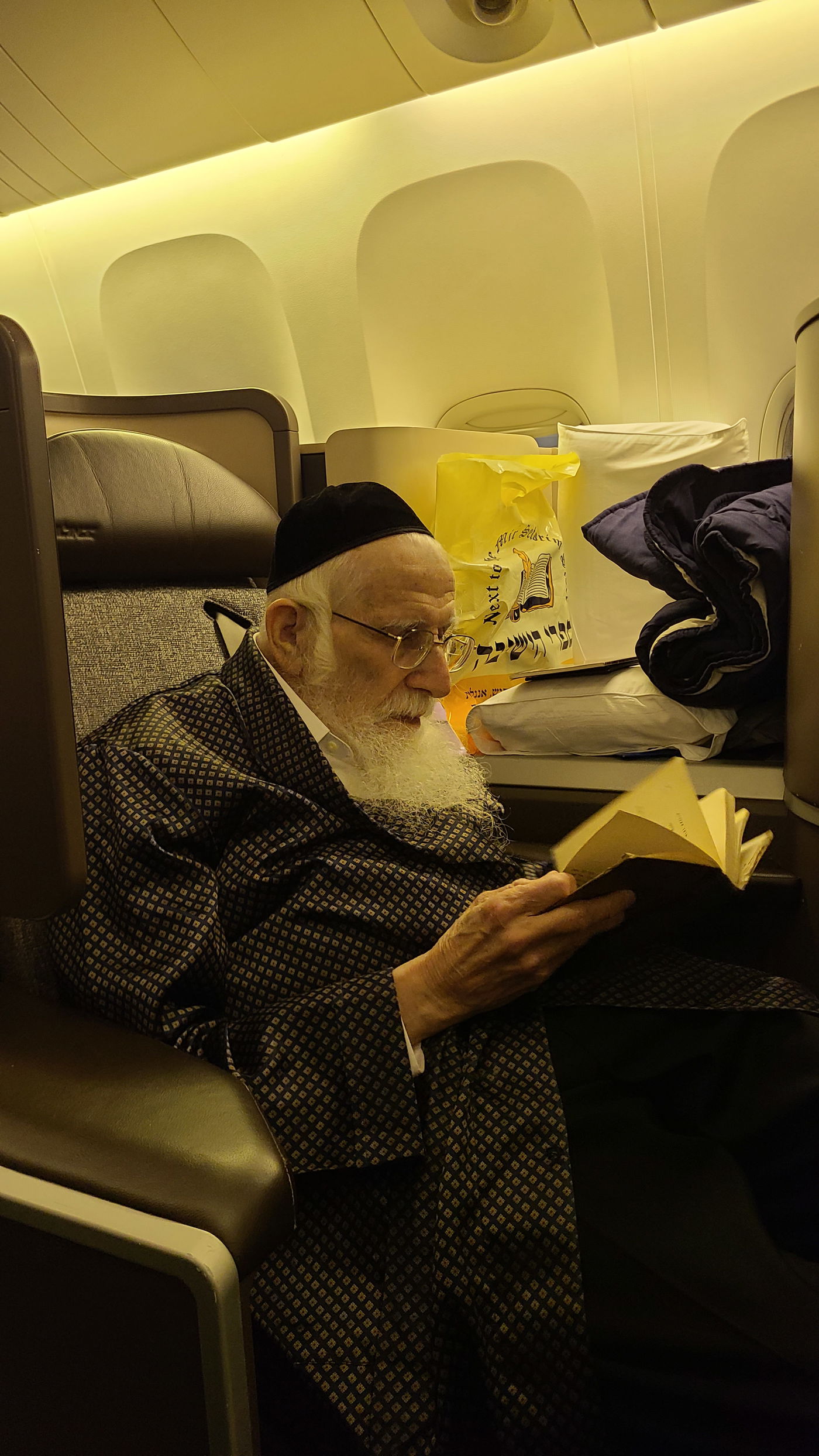 הגאון רבי עזריאל אויערבאך במסע לארה"ב